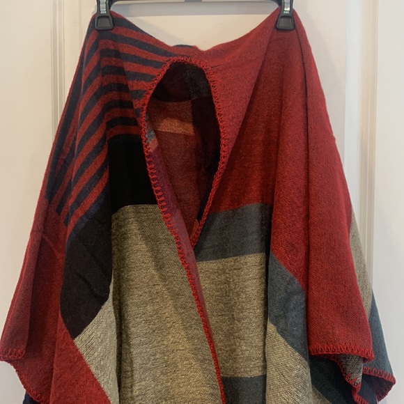 Wrap - NWT - Picture 3 of 11